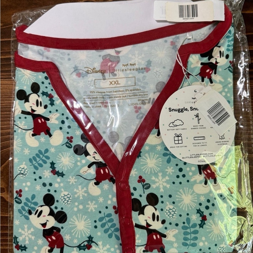 Little Sleepies mickey winter wonderland, size XXL